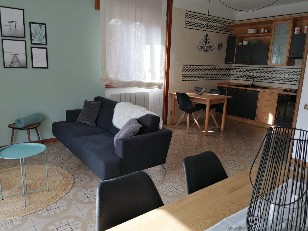 Casa Vacanze Donatella Carenno Exterior foto